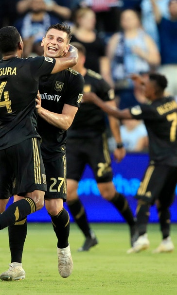 Vela scores 17th goal, Rossi gets 9th; LAFC beats Sporting